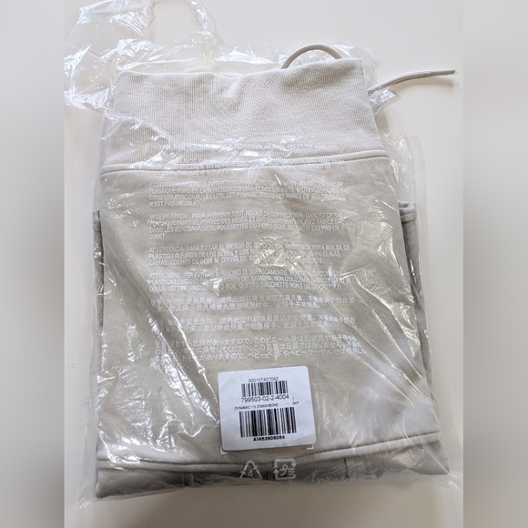 OLD NAVY, Dynamic Fleece 1/2-Zip Sweatshirt, Size Petite Medium - Picture 6 of 7